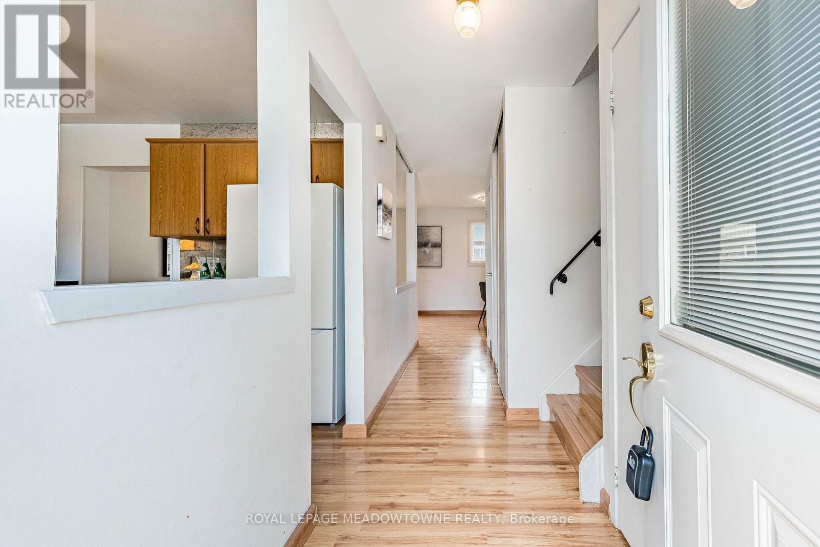 #34 93 HANSEN ROAD N - 8