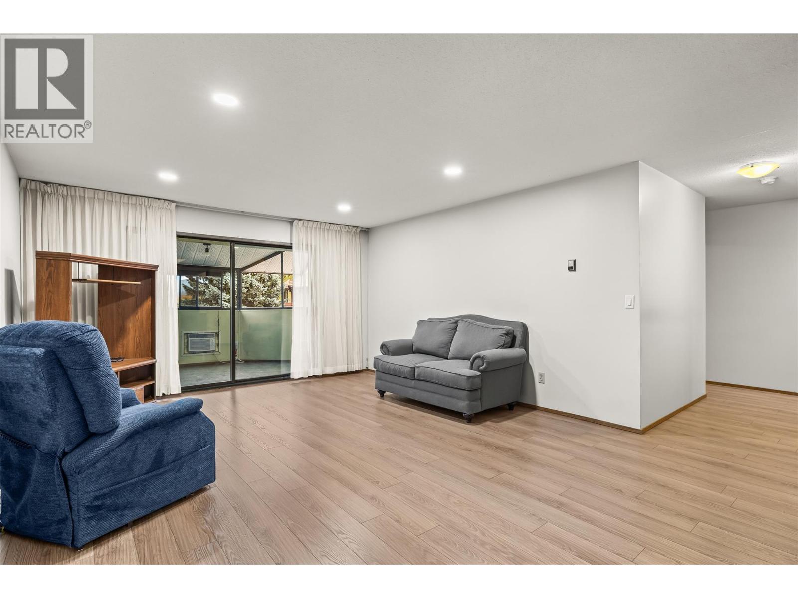 306 2110 Hoy Street, Kelowna