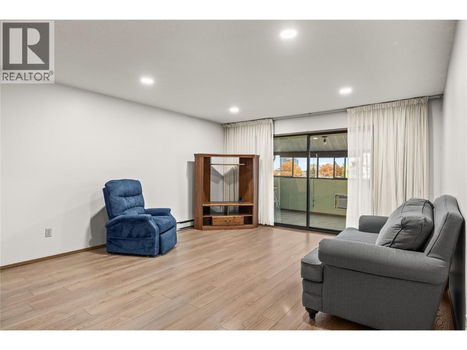 306 2110 Hoy Street, Kelowna