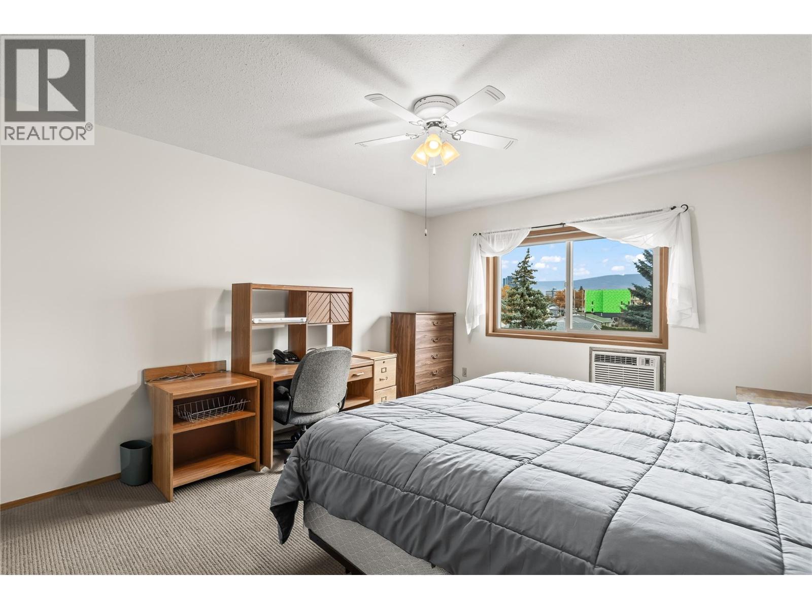 306 2110 Hoy Street, Kelowna