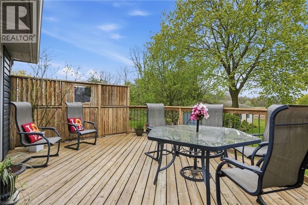 31 ALGONQUIN Avenue - 35