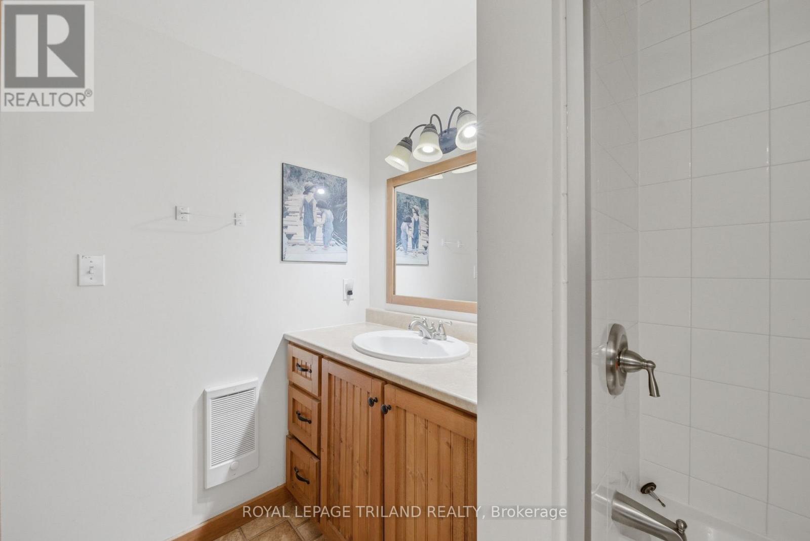 1003 CHIPPAWA LANE - 24