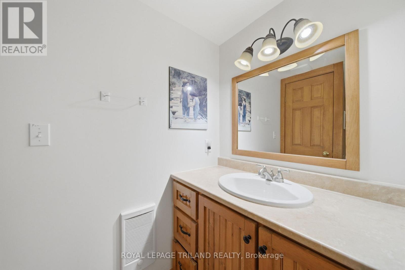 1003 CHIPPAWA LANE - 25