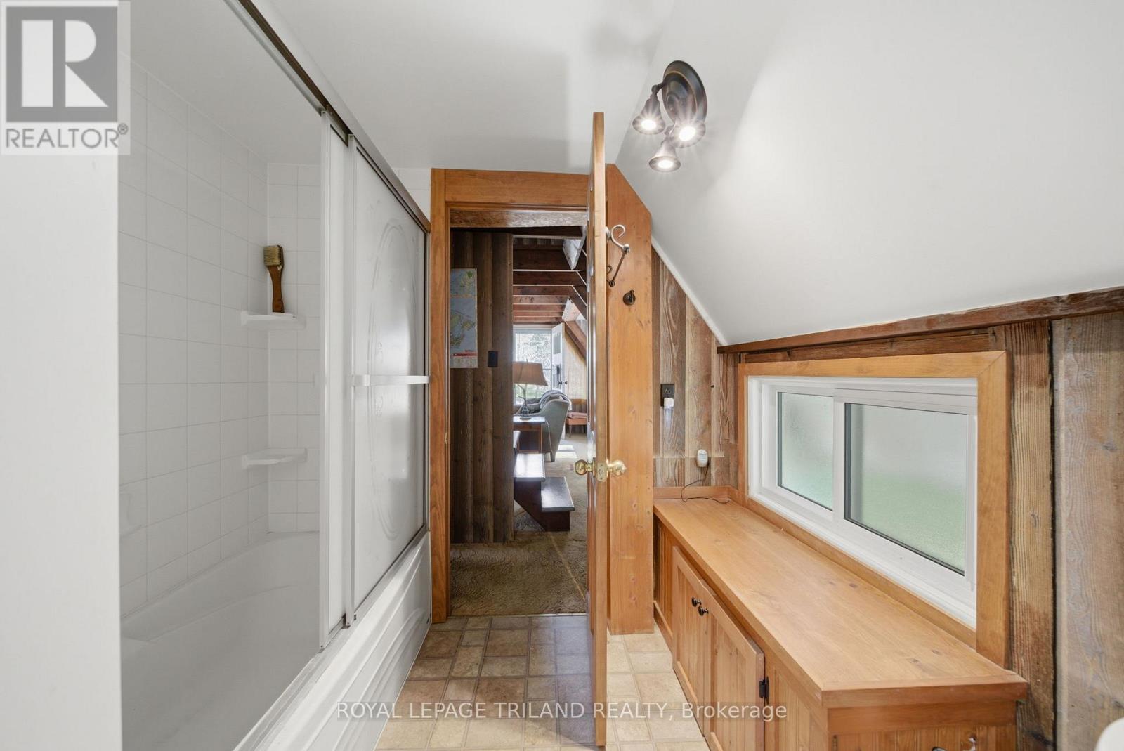 1003 CHIPPAWA LANE - 26