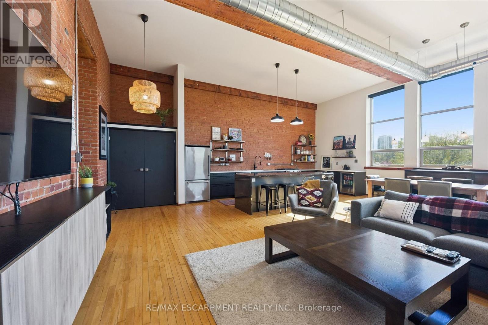#36 357 HUNTER STREET W - 10