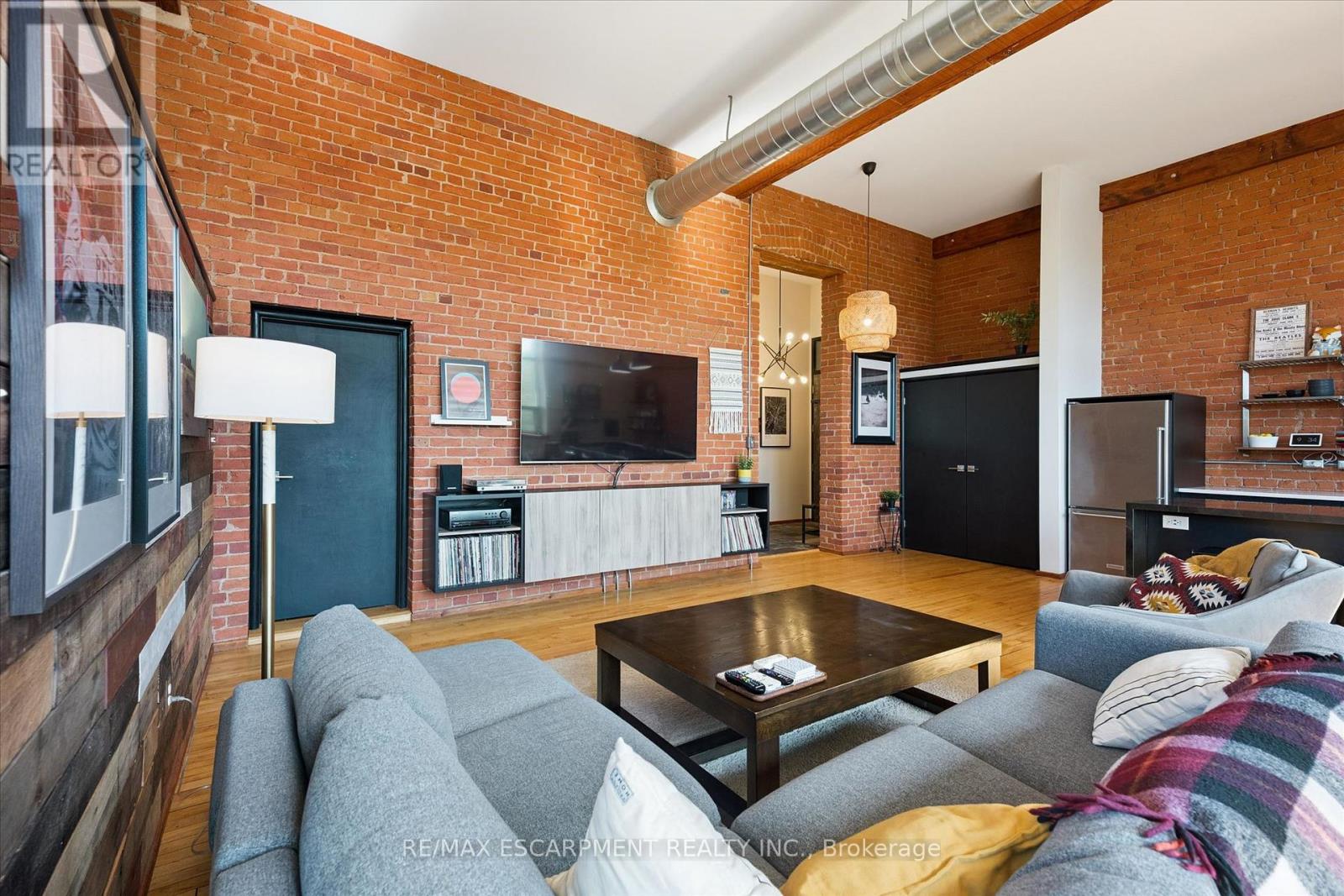 #36 357 HUNTER STREET W - 12