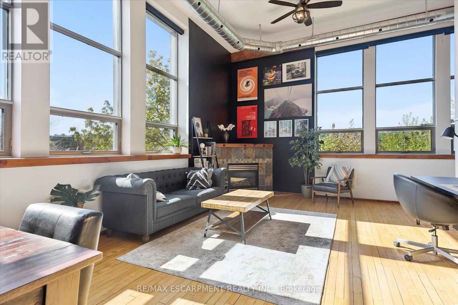 #36 357 HUNTER STREET W - 23