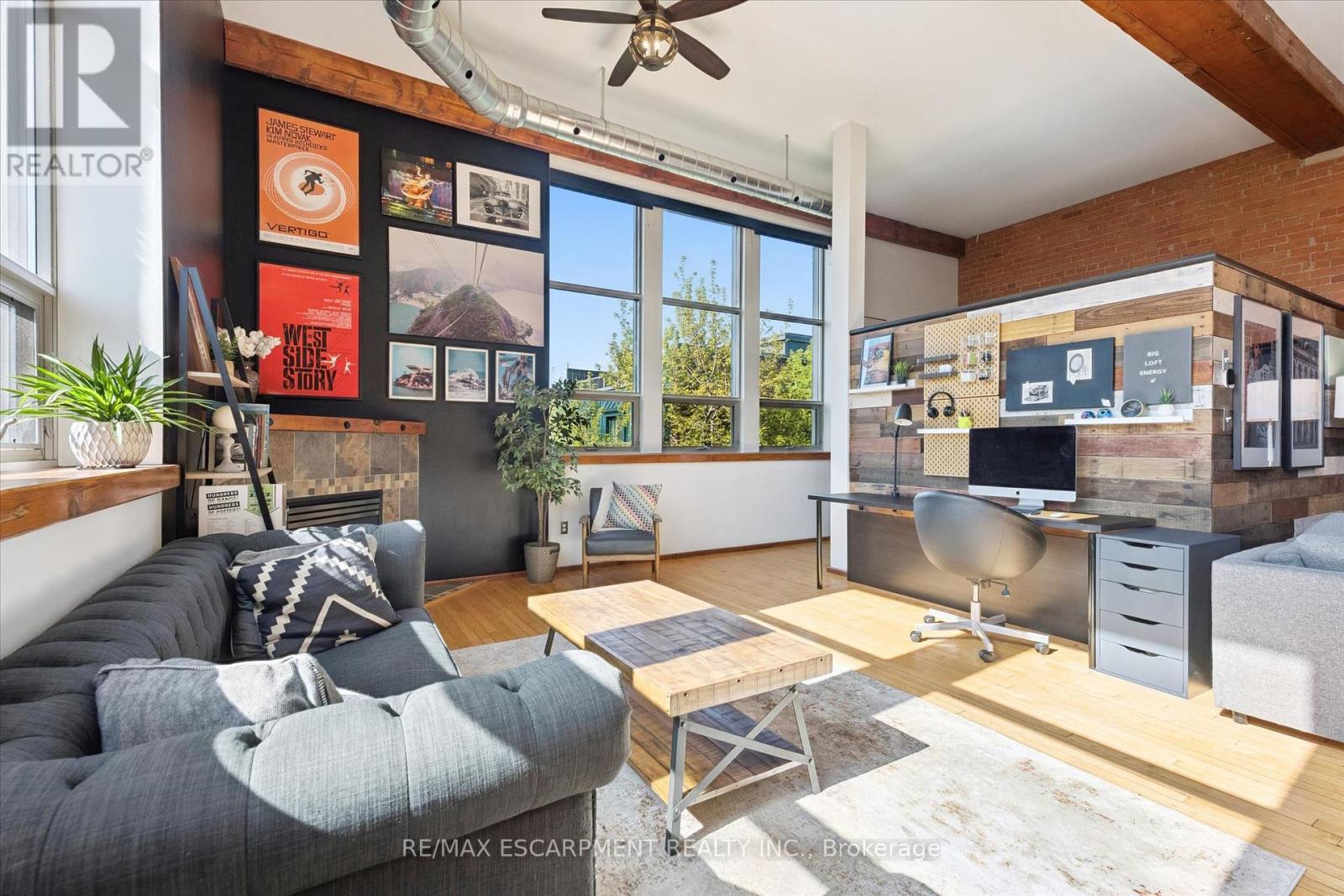#36 357 HUNTER STREET W - 24