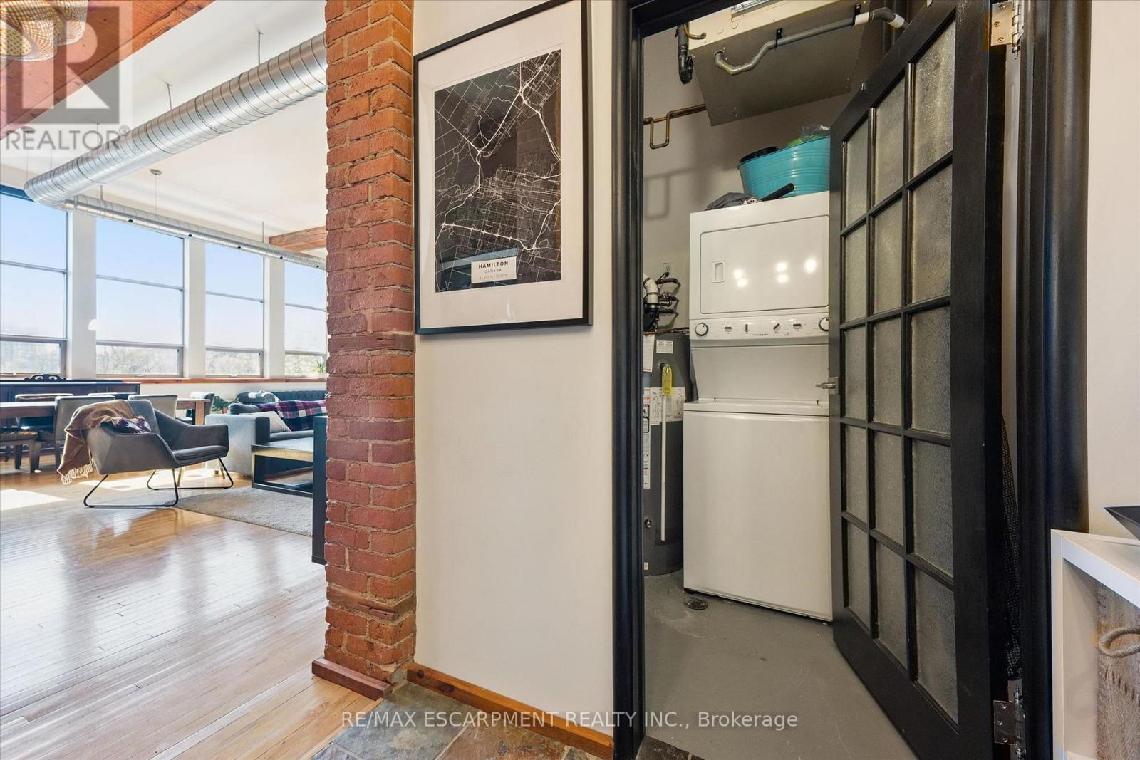 #36 357 HUNTER STREET W - 33