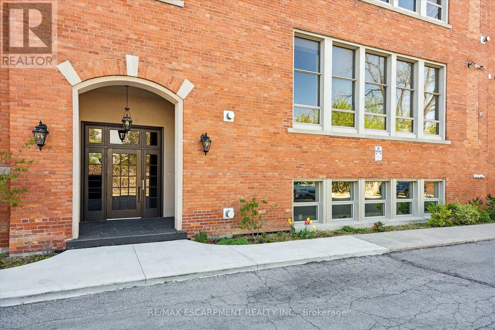 #36 357 HUNTER STREET W - 5