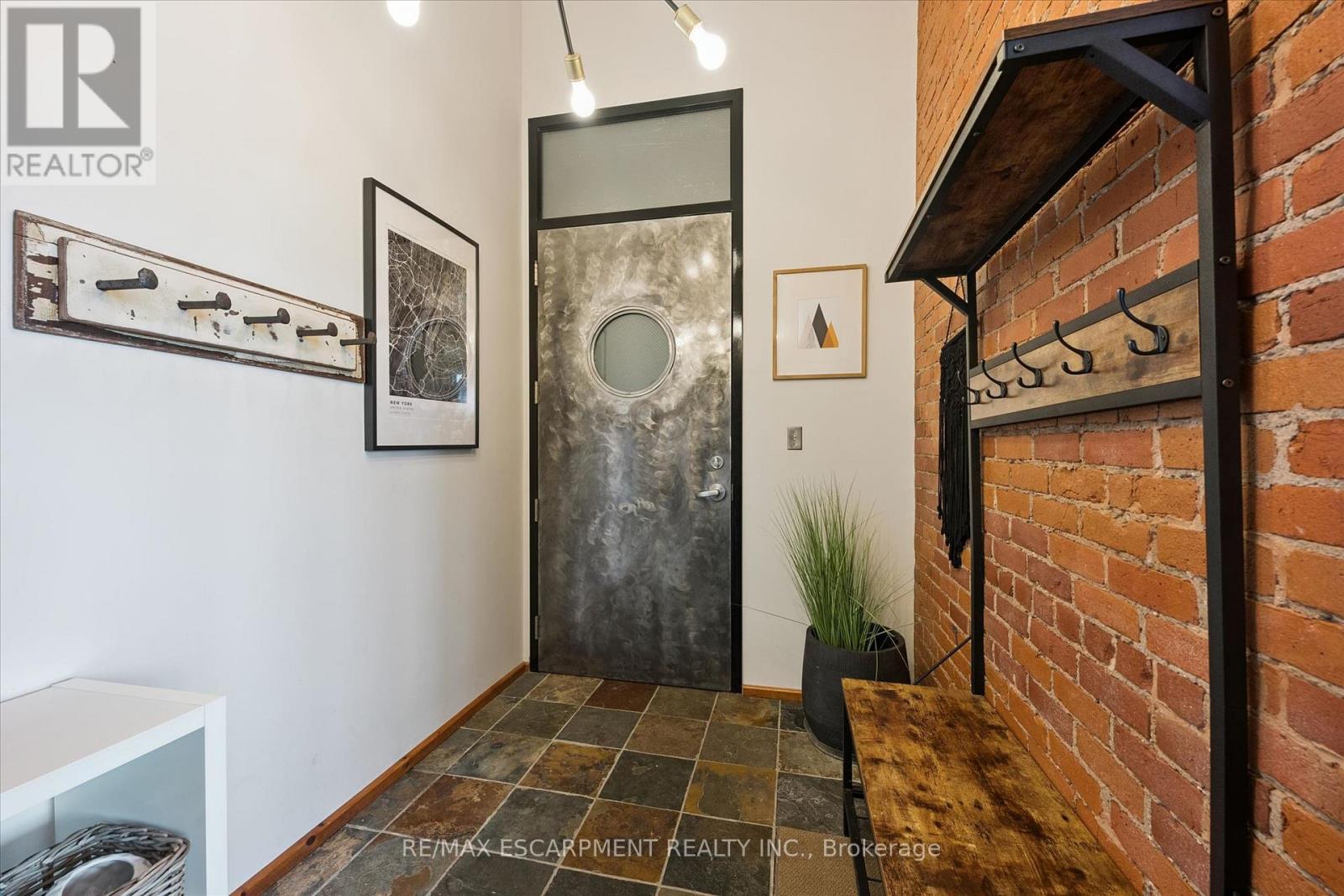 #36 357 HUNTER STREET W - 7