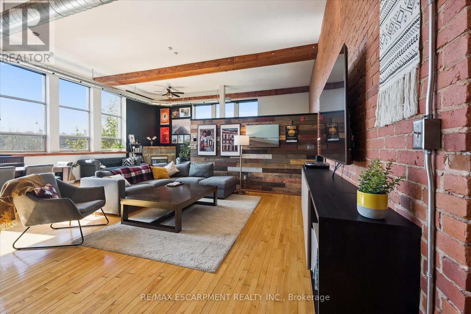 #36 357 HUNTER STREET W - 9