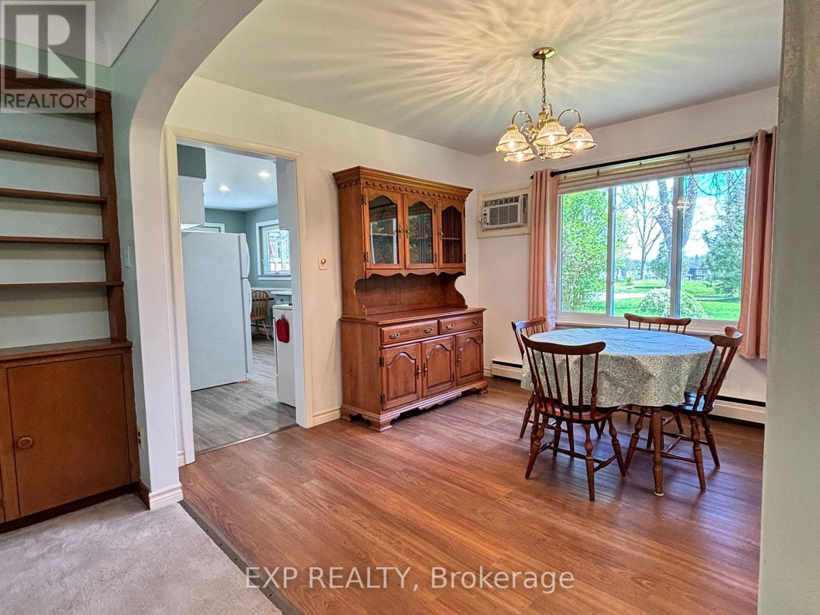 517 NORFOLK STREET S - 10