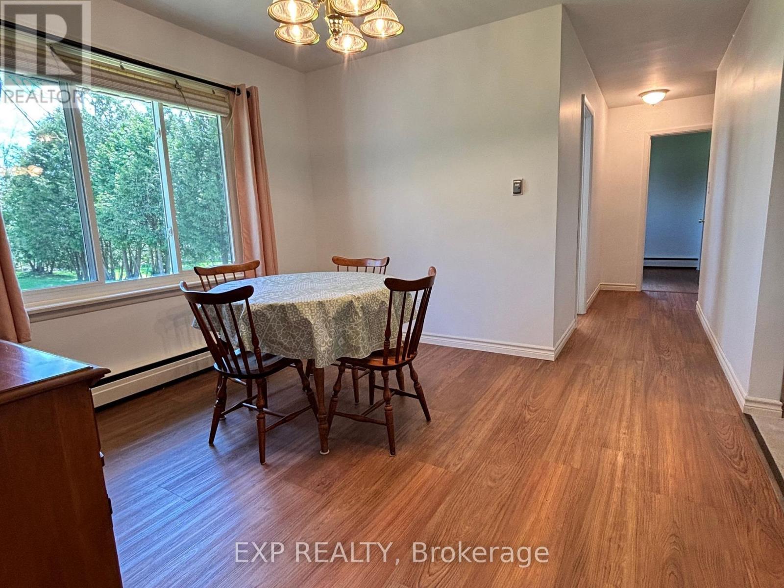 517 NORFOLK STREET S - 11