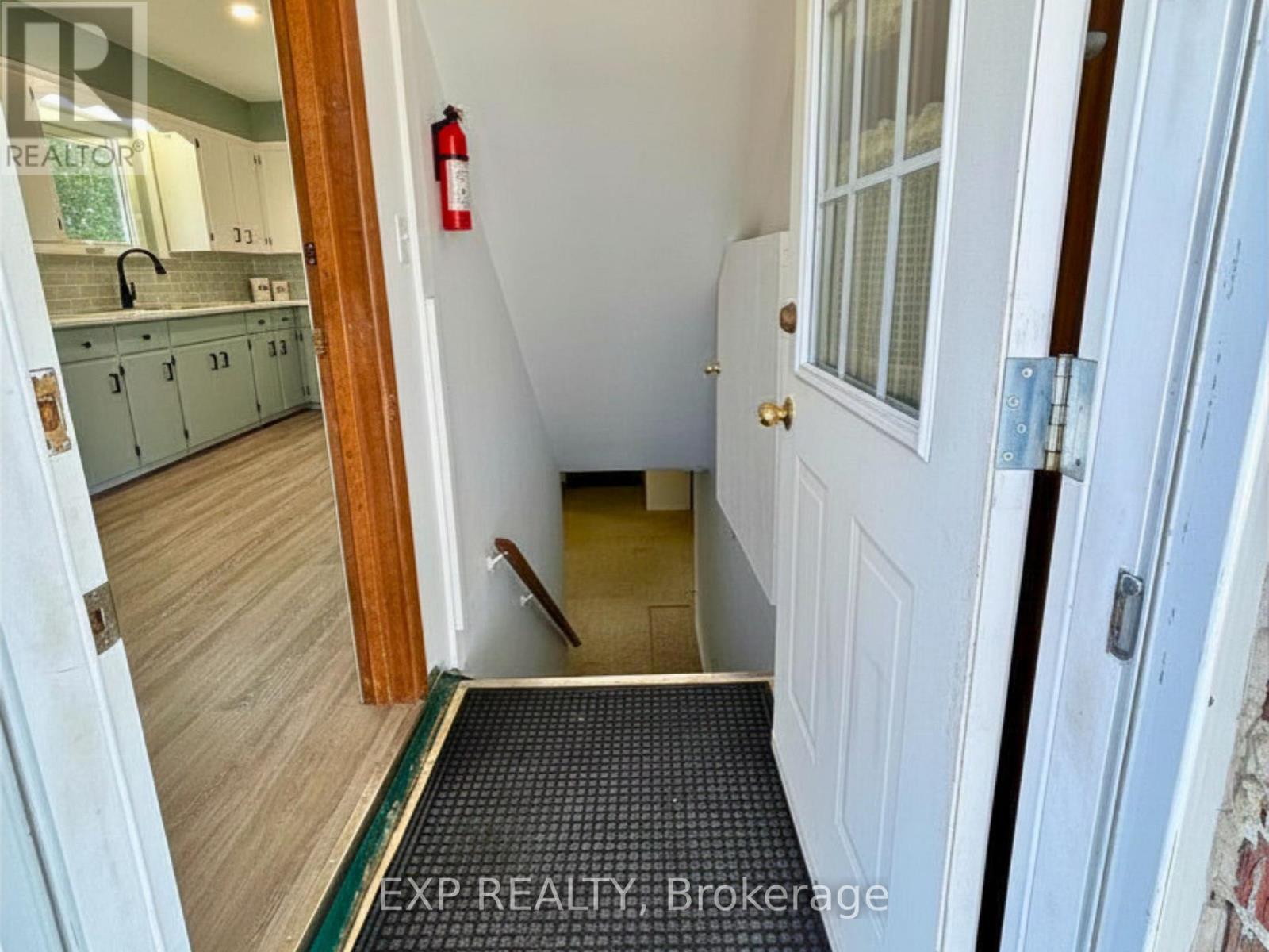 517 NORFOLK STREET S - 18