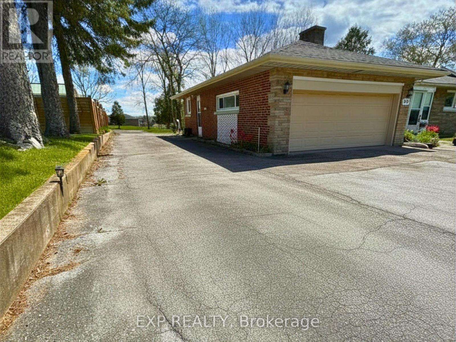 517 NORFOLK STREET S - 2