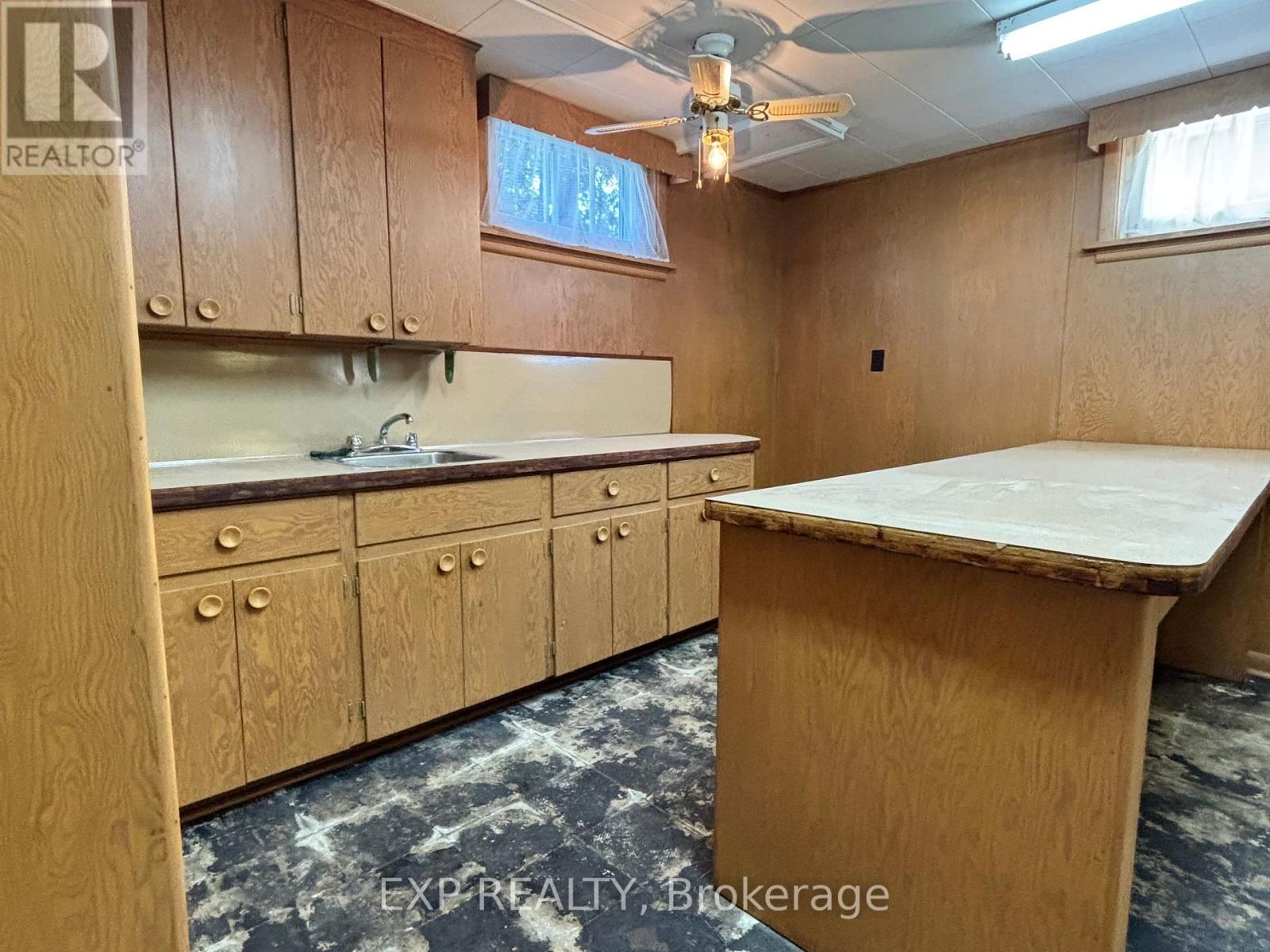 517 NORFOLK STREET S - 21