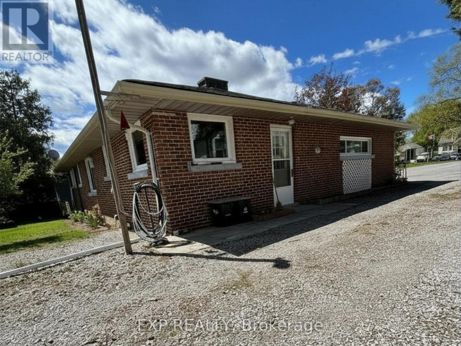 517 NORFOLK STREET S - 3