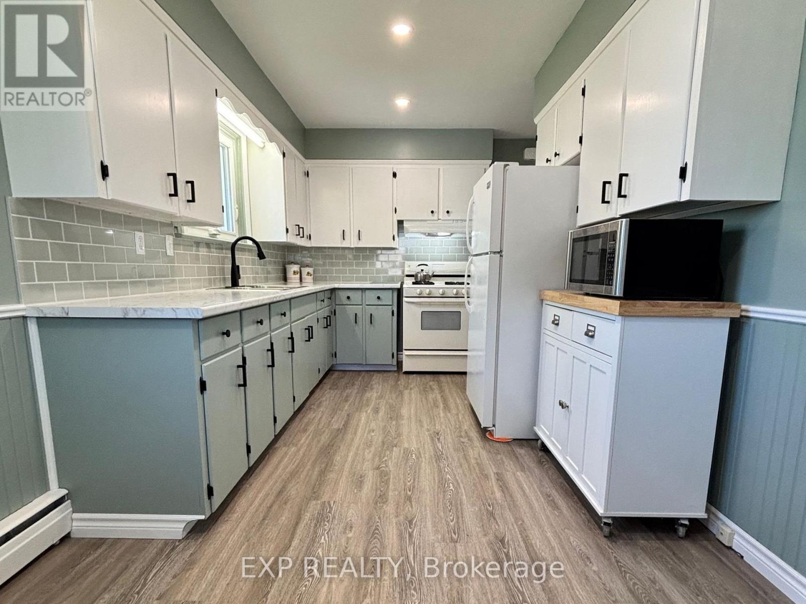 517 NORFOLK STREET S - 8