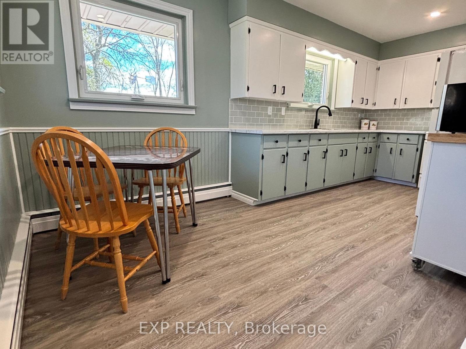 517 NORFOLK STREET S - 9