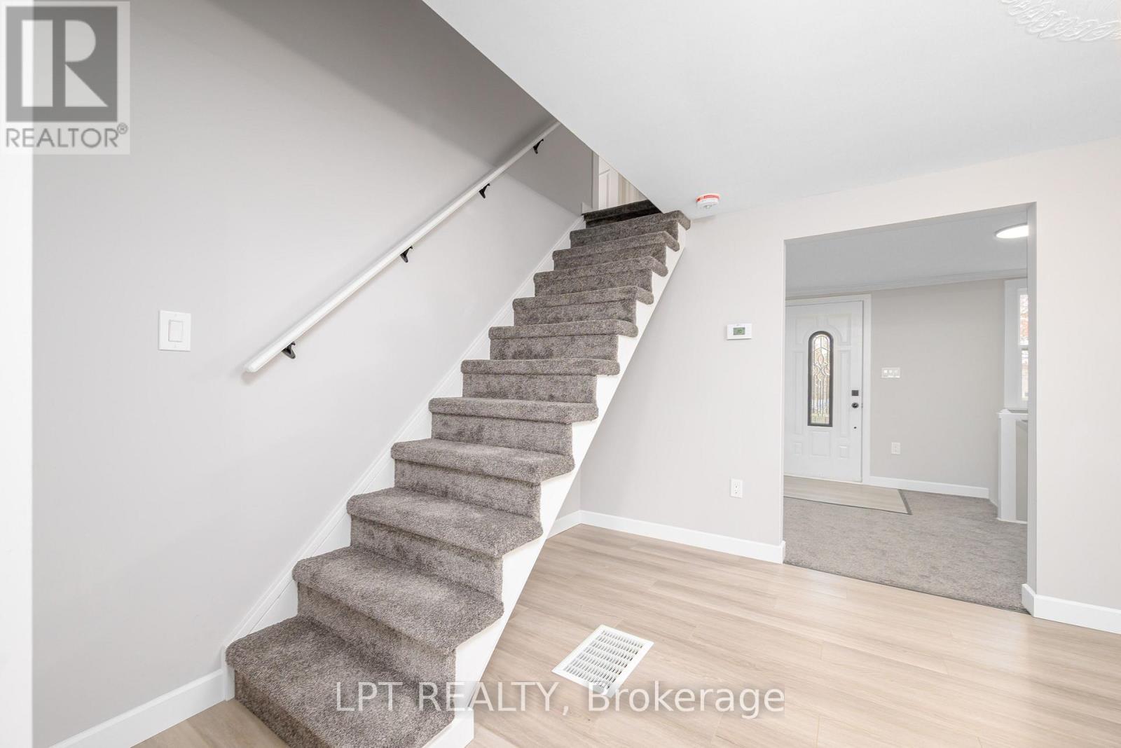 46 YOUNG STREET - 21