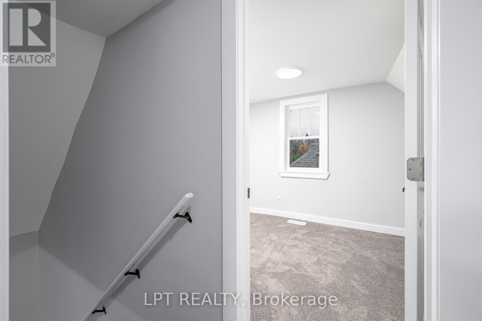 46 YOUNG STREET - 22
