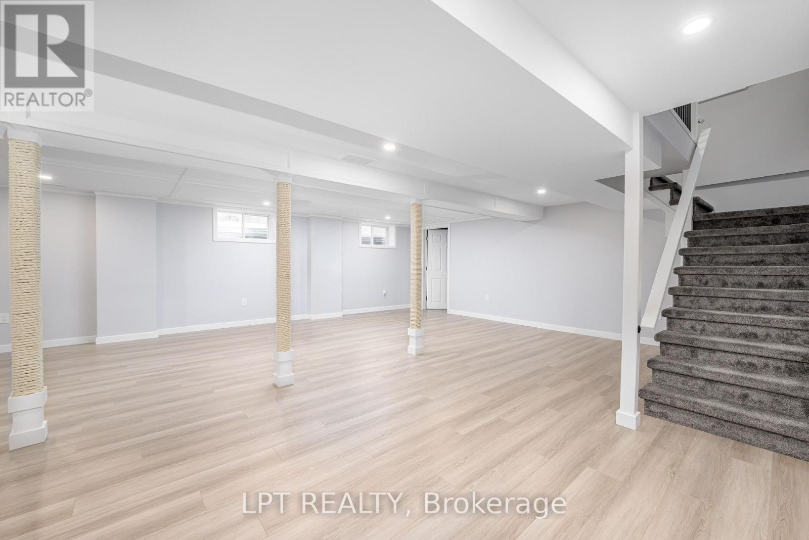 46 YOUNG STREET - 29