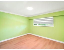 14935 Kew Drive, Surrey, BC V3R4Y1 Photo 12