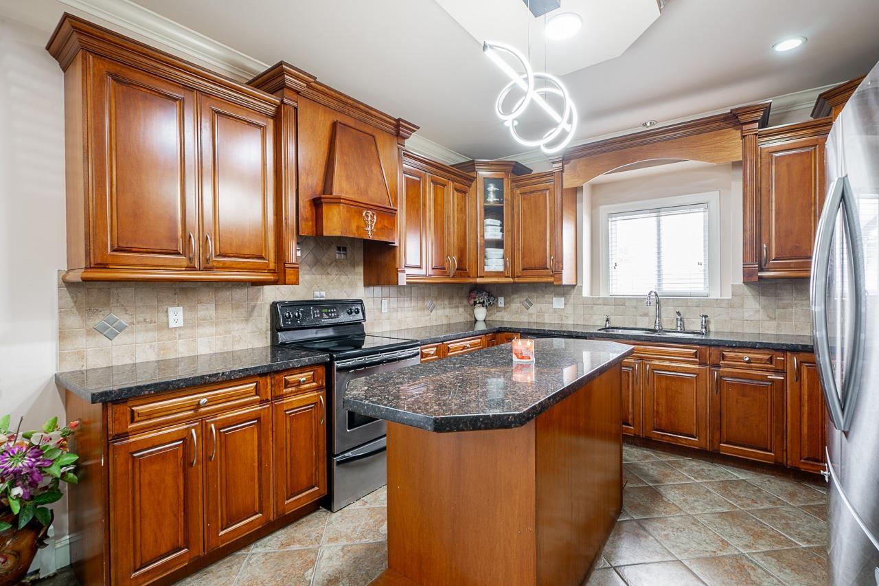 10 Bed, 6 Bath House for Sale in Surrey – 15746 84 AVENUE, Surrey – MLS# R3122789 - Image 12