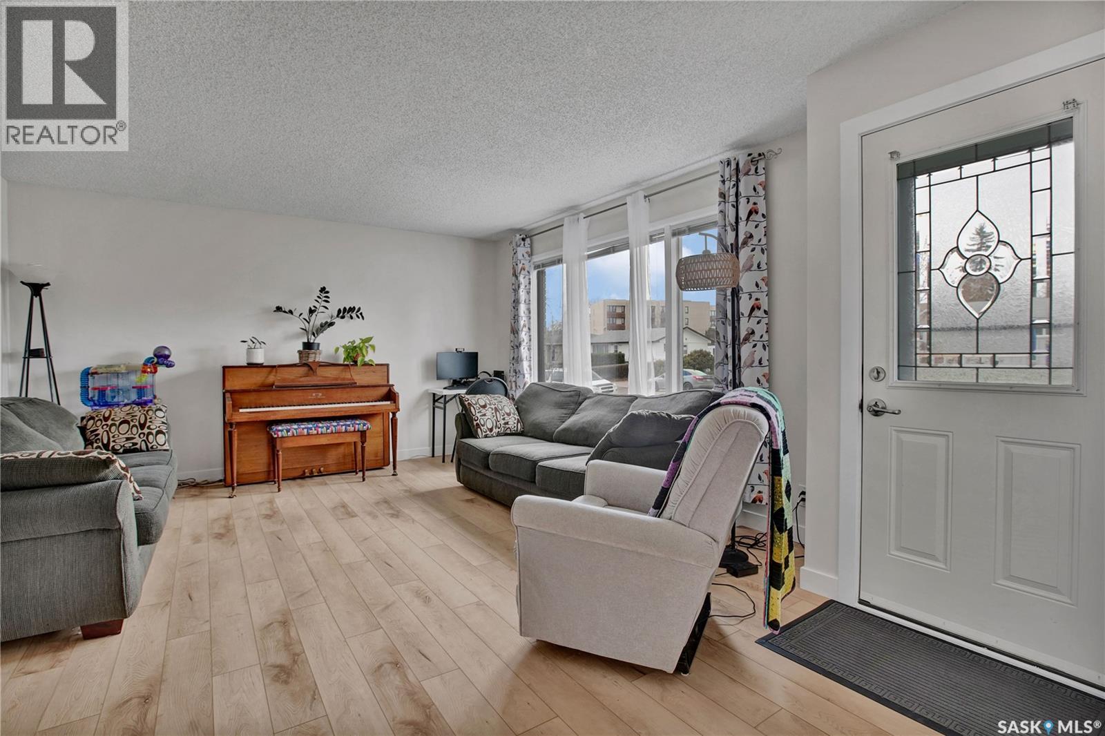 1104 McMillan AVENUE - Image 2
