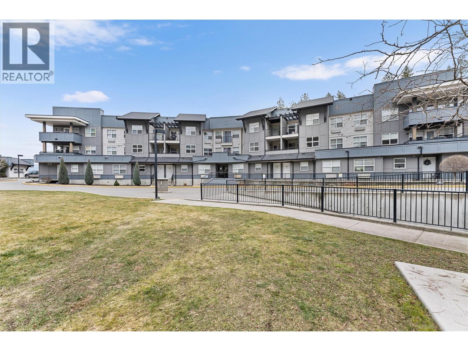 206 1479 Glenmore Road North, Kelowna