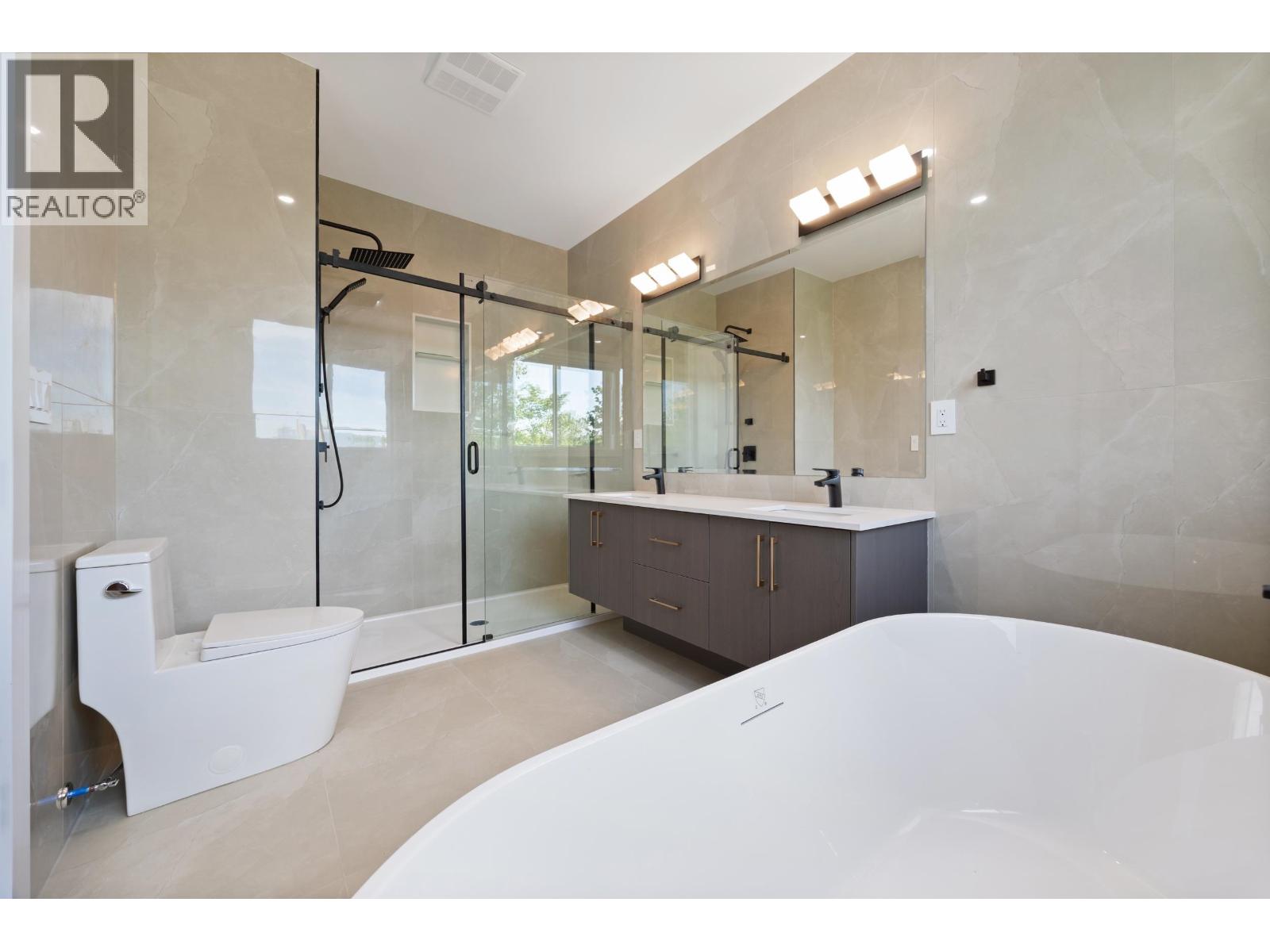 1 6037 SERVICE STREET, Burnaby