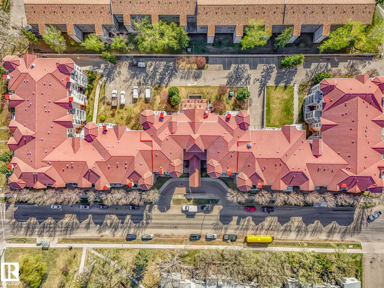 #302 6703 172 ST NW - 4