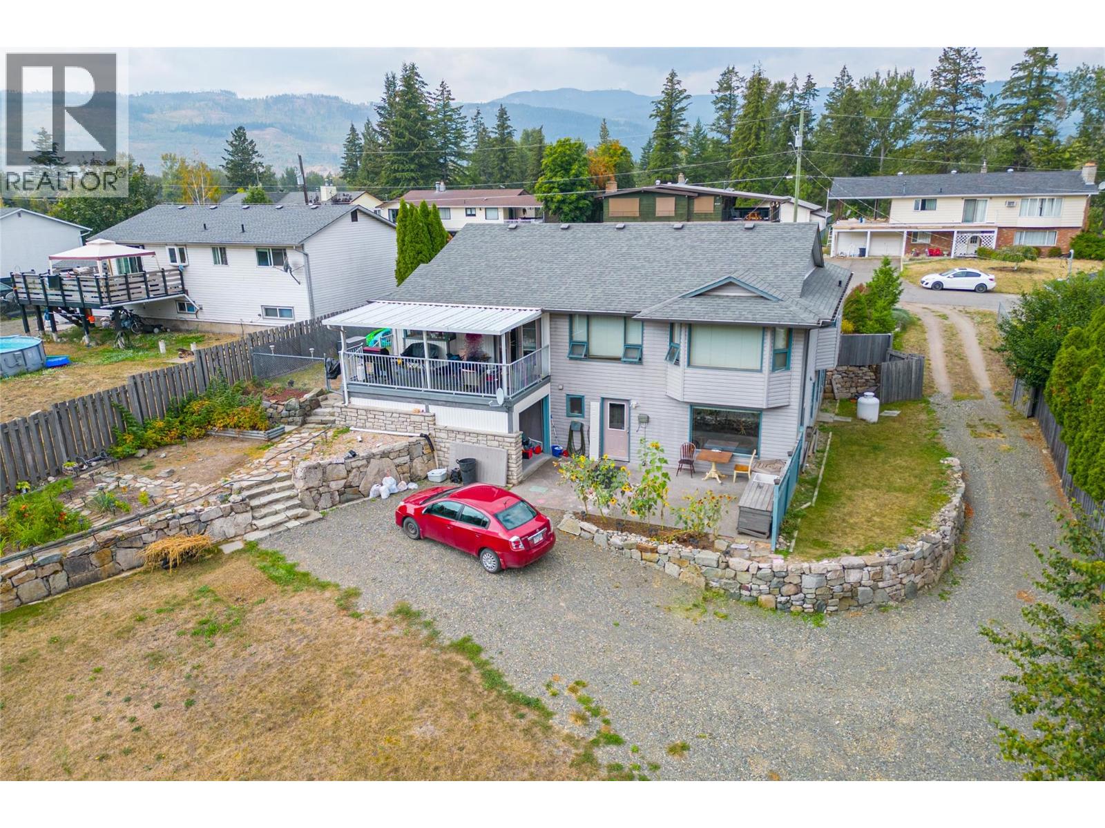 4728 SPRUCE Crescent, Barriere