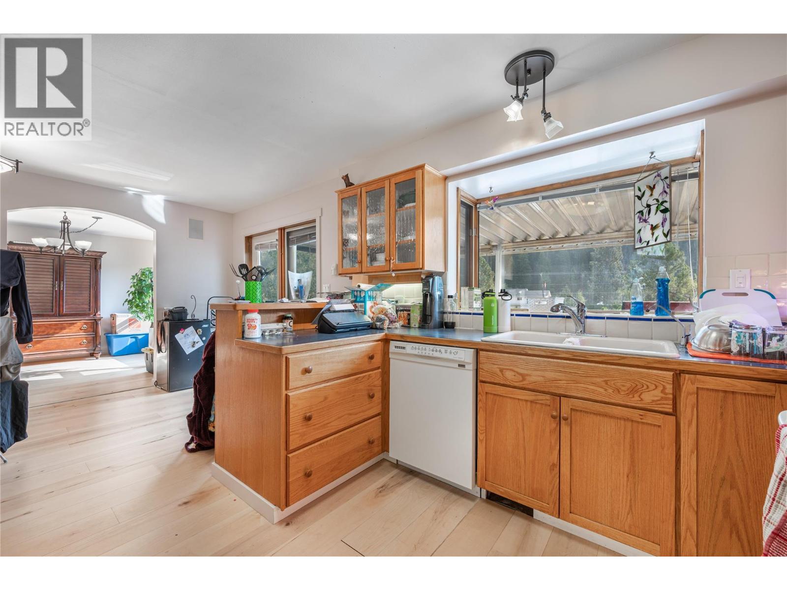 4728 SPRUCE Crescent, Barriere
