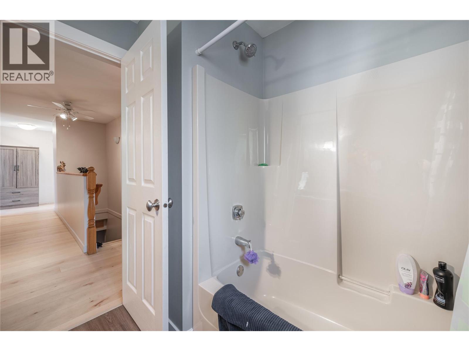 4728 SPRUCE Crescent, Barriere