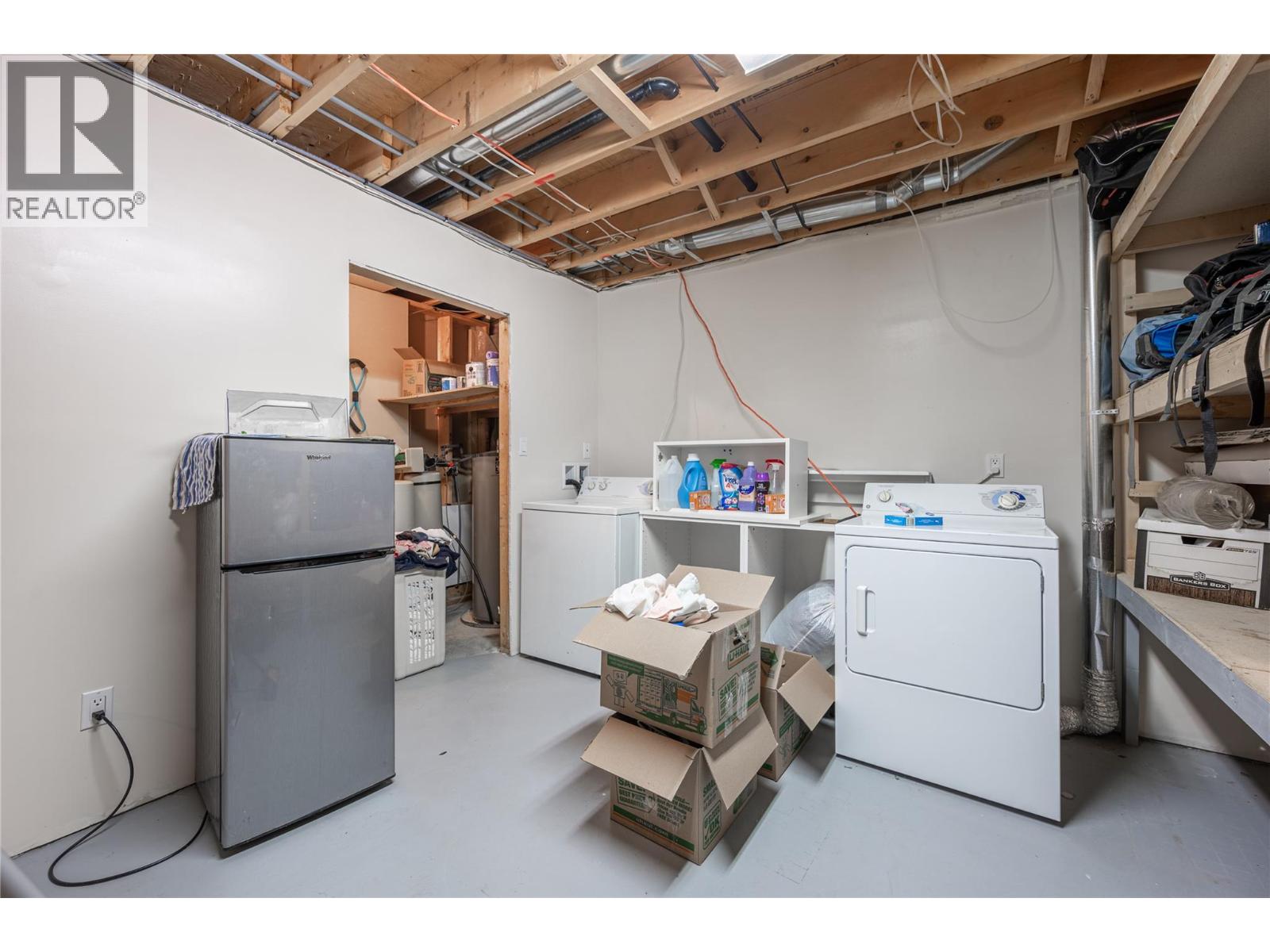 4728 SPRUCE Crescent, Barriere