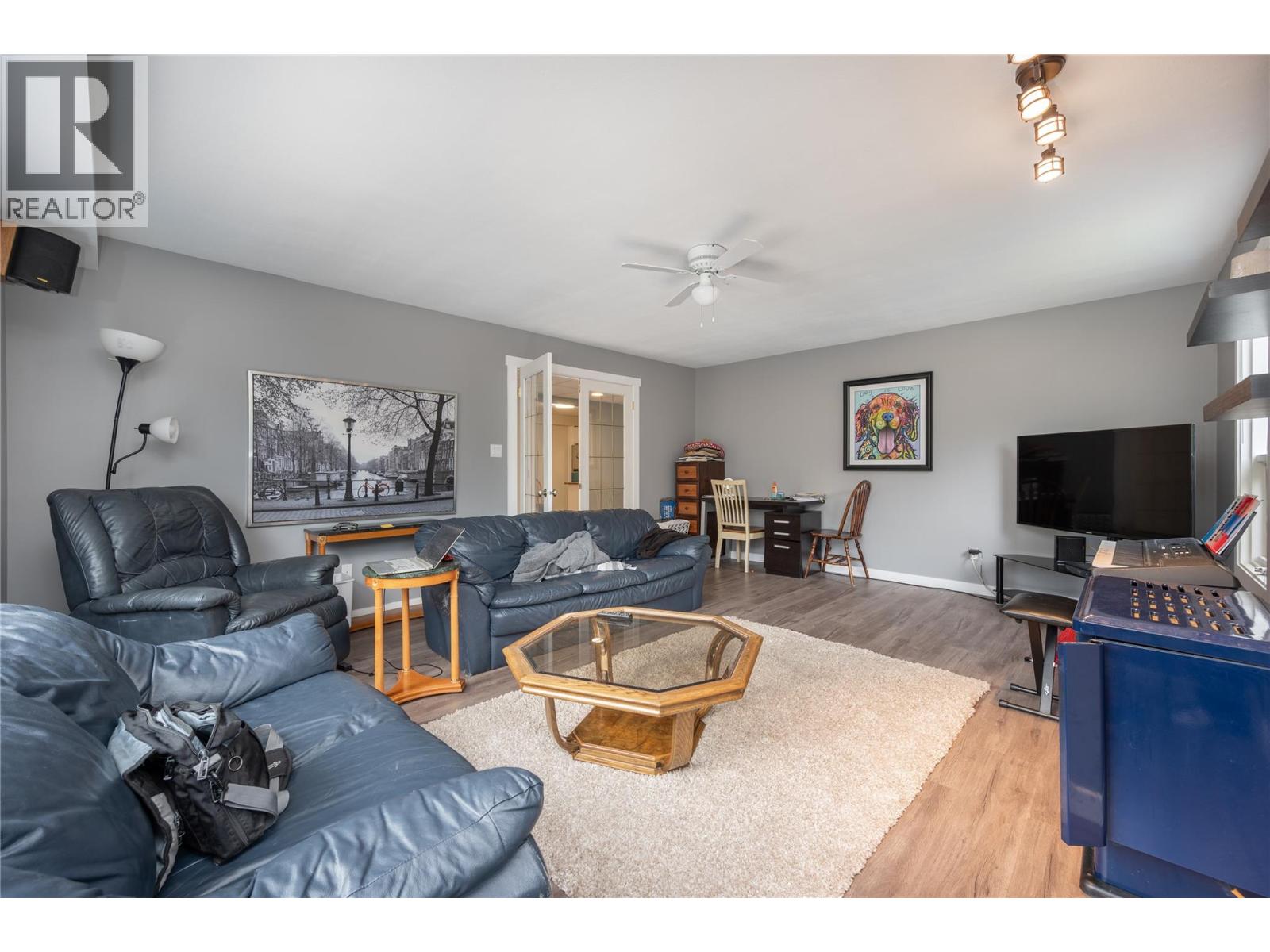 4728 SPRUCE Crescent, Barriere