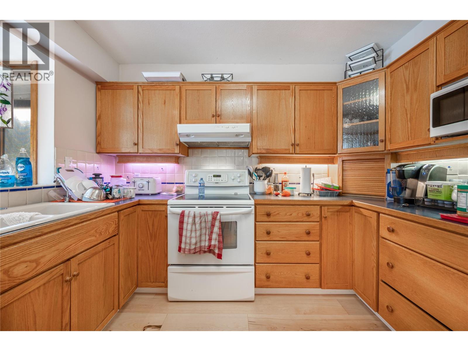 4728 SPRUCE Crescent, Barriere