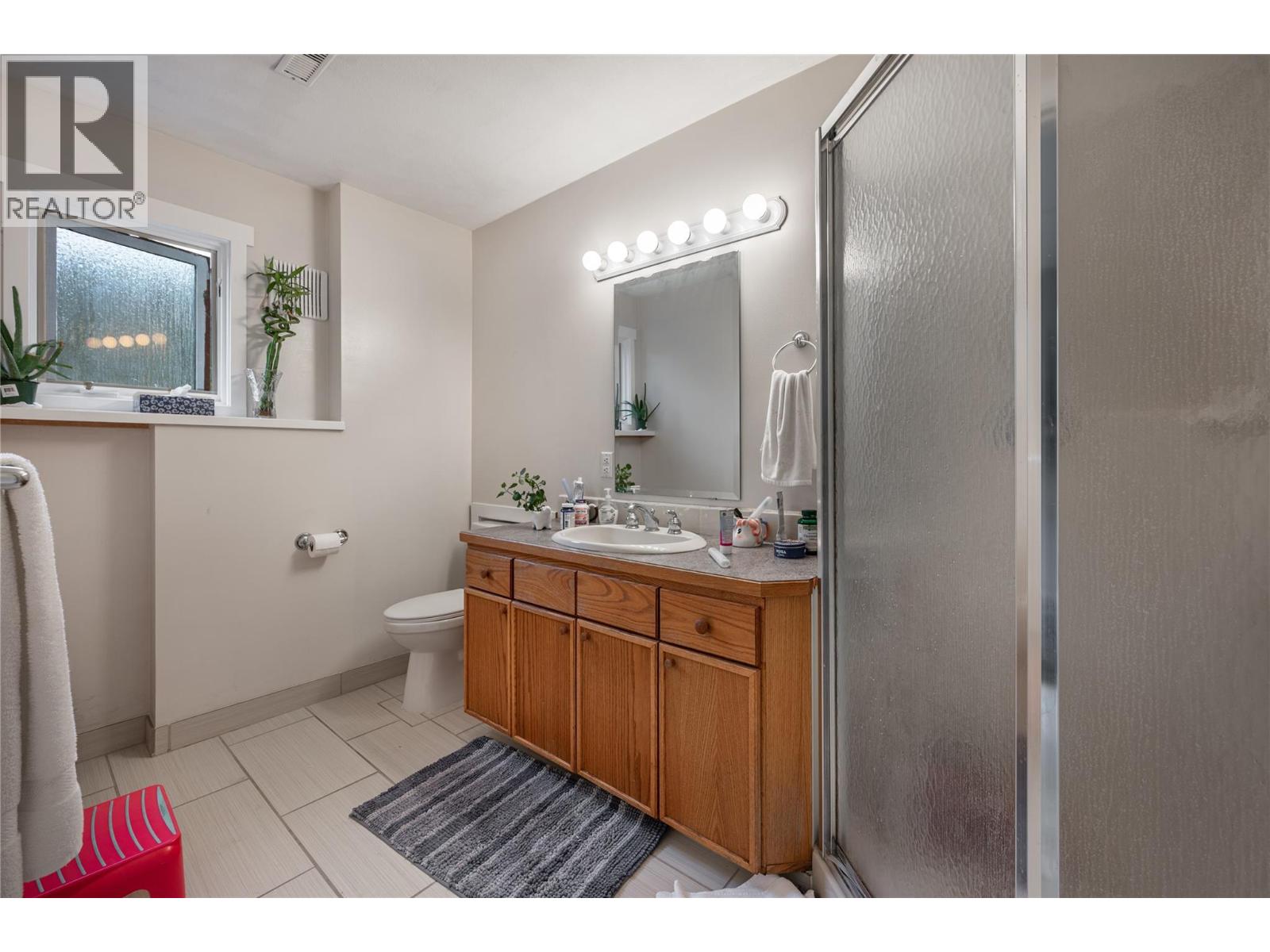 4728 SPRUCE Crescent, Barriere