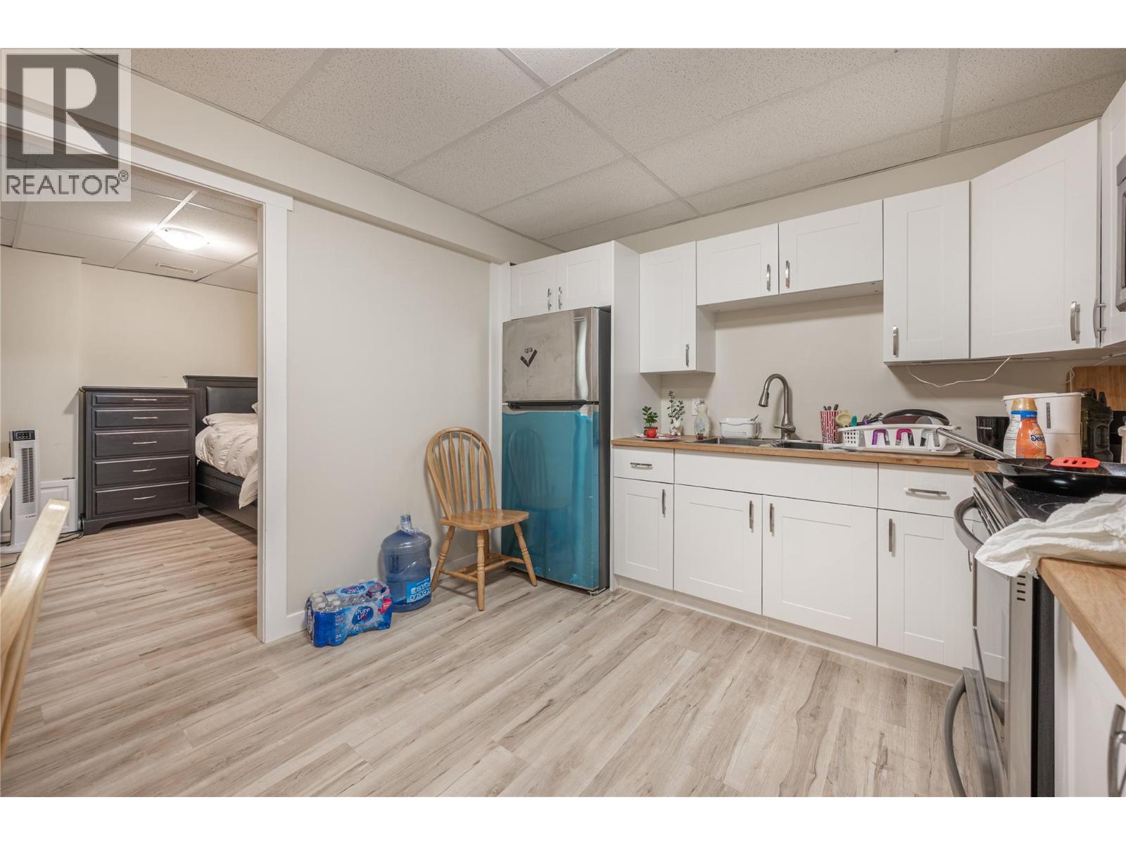 4728 SPRUCE Crescent, Barriere