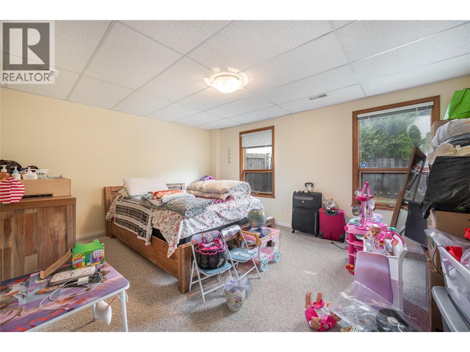 4728 SPRUCE Crescent, Barriere