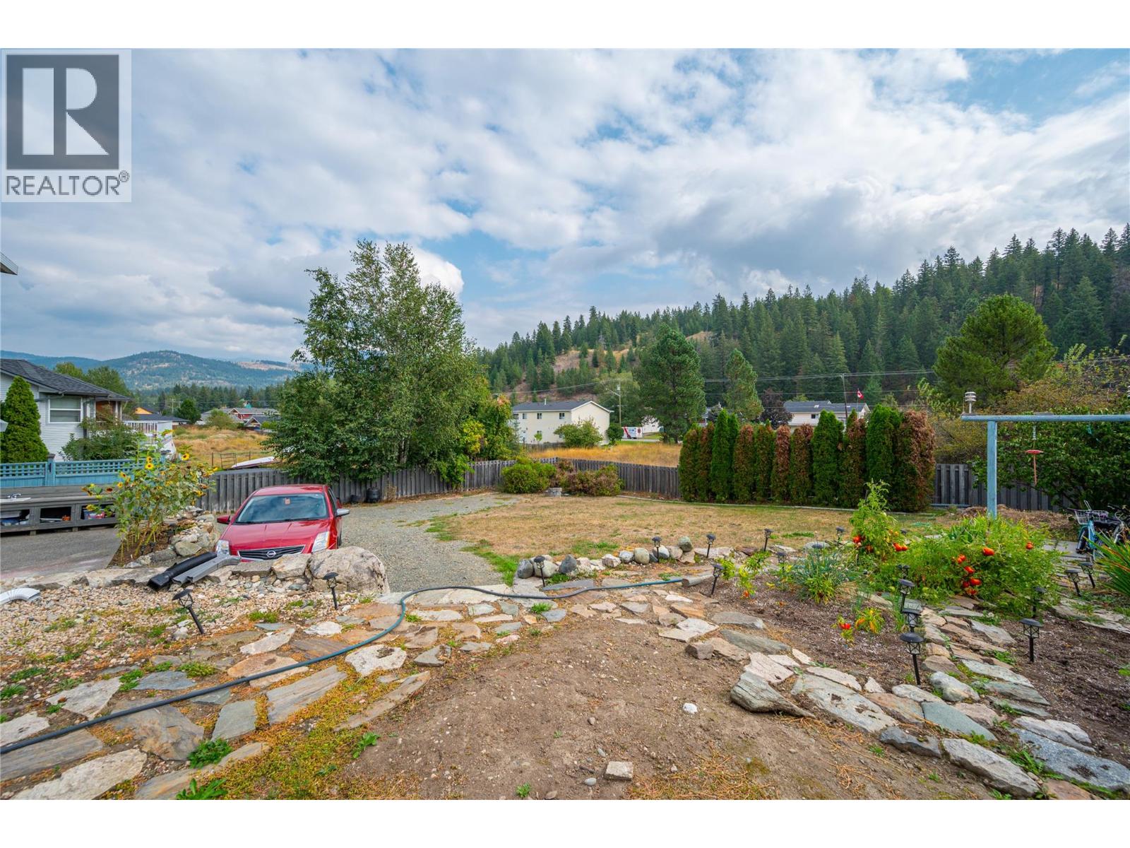 4728 SPRUCE Crescent, Barriere