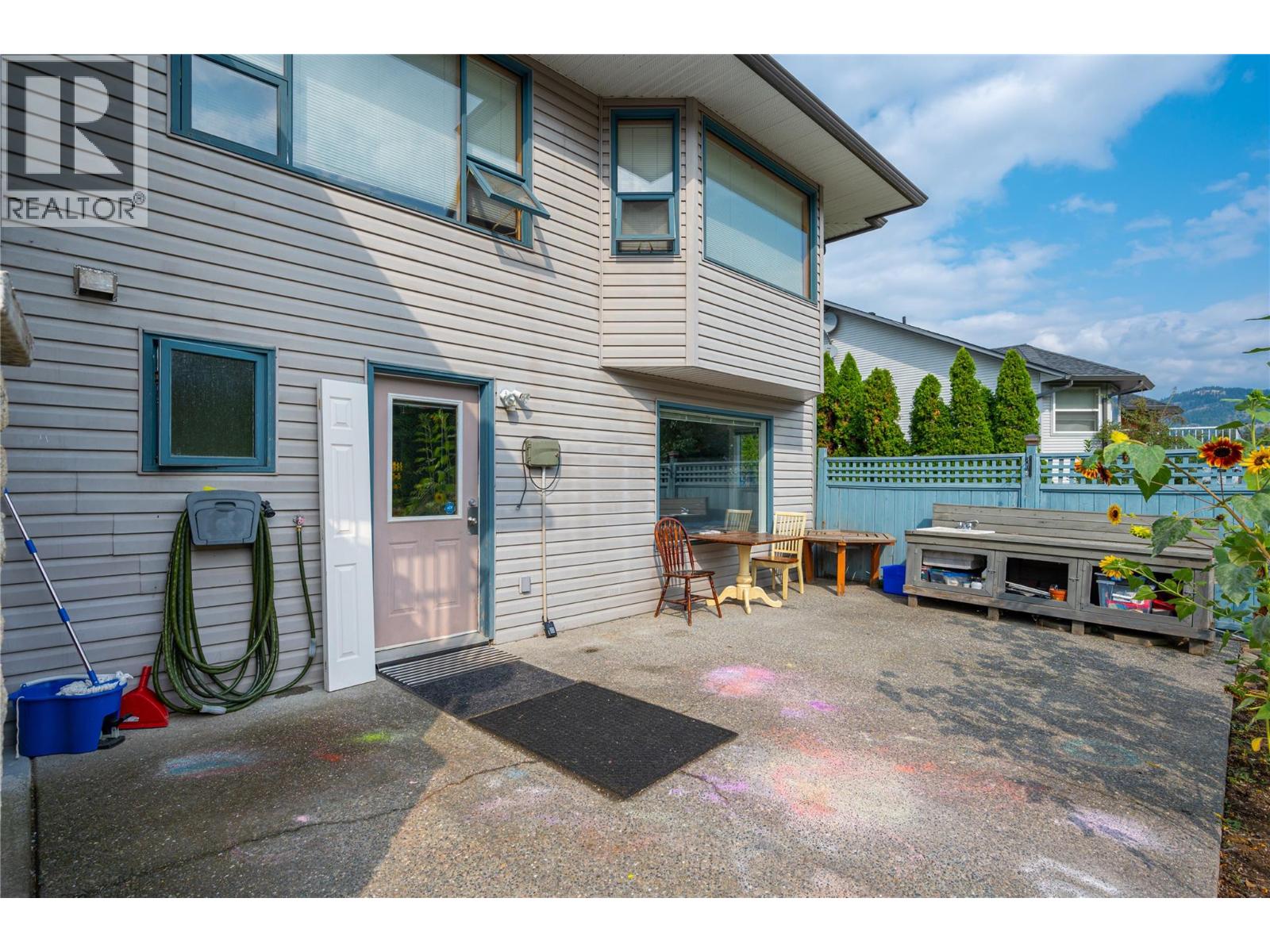 4728 SPRUCE Crescent, Barriere