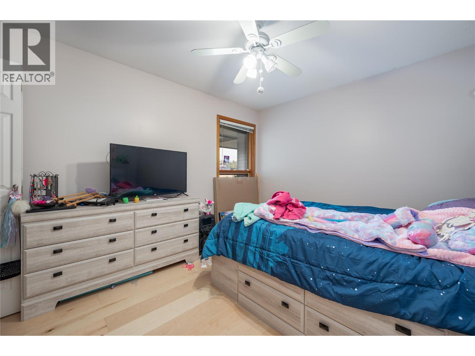 4728 SPRUCE Crescent, Barriere