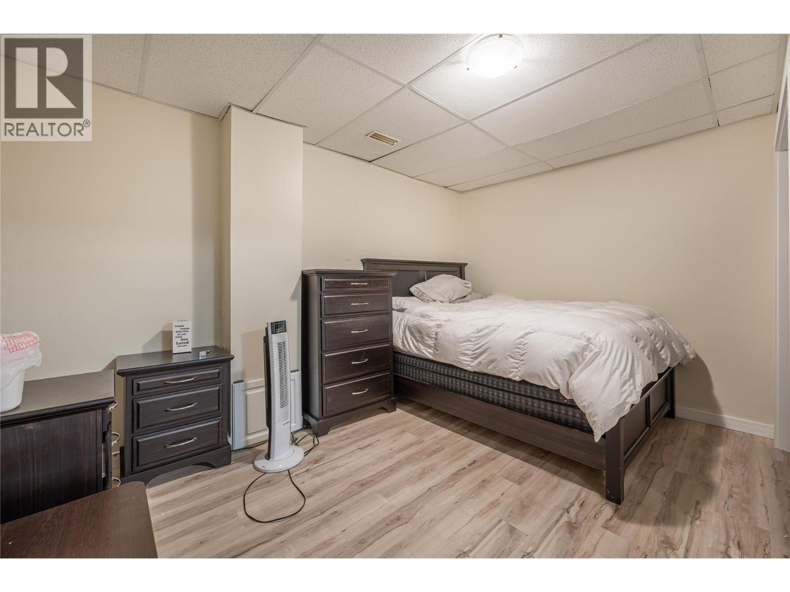4728 SPRUCE Crescent, Barriere