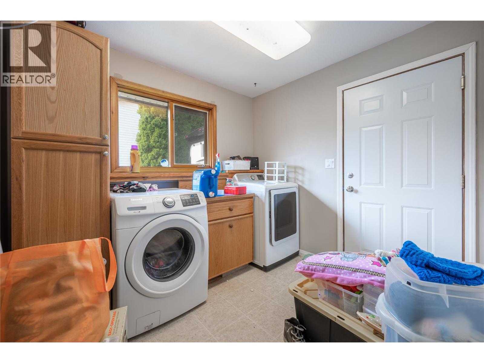4728 SPRUCE Crescent, Barriere