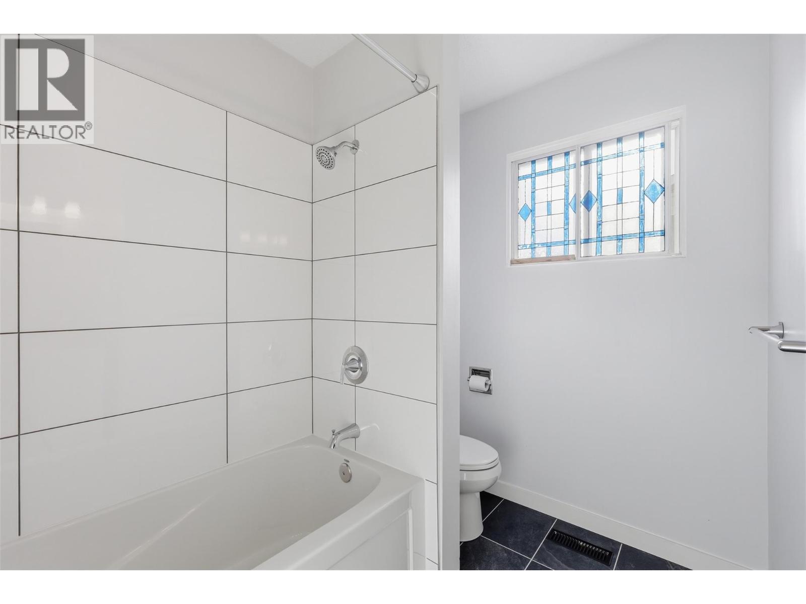 2444 NECHAKO Drive - 26