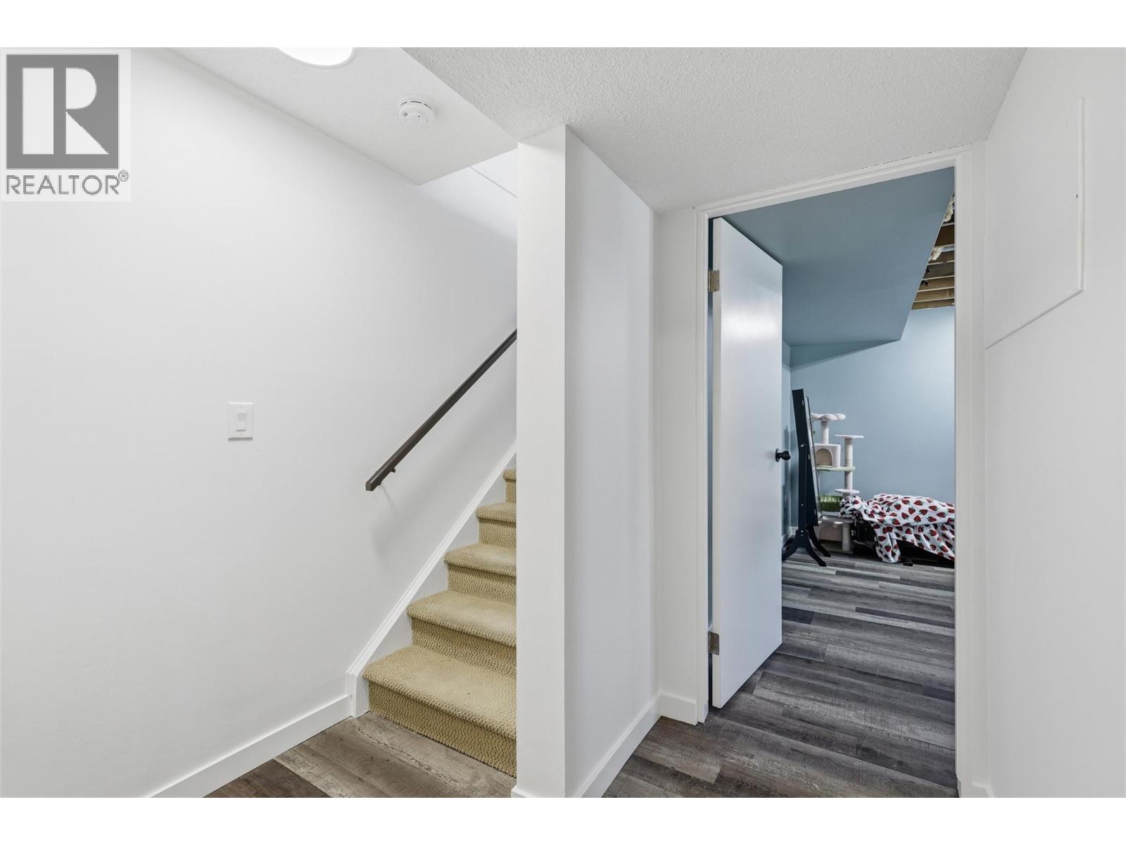 2444 NECHAKO Drive - 32