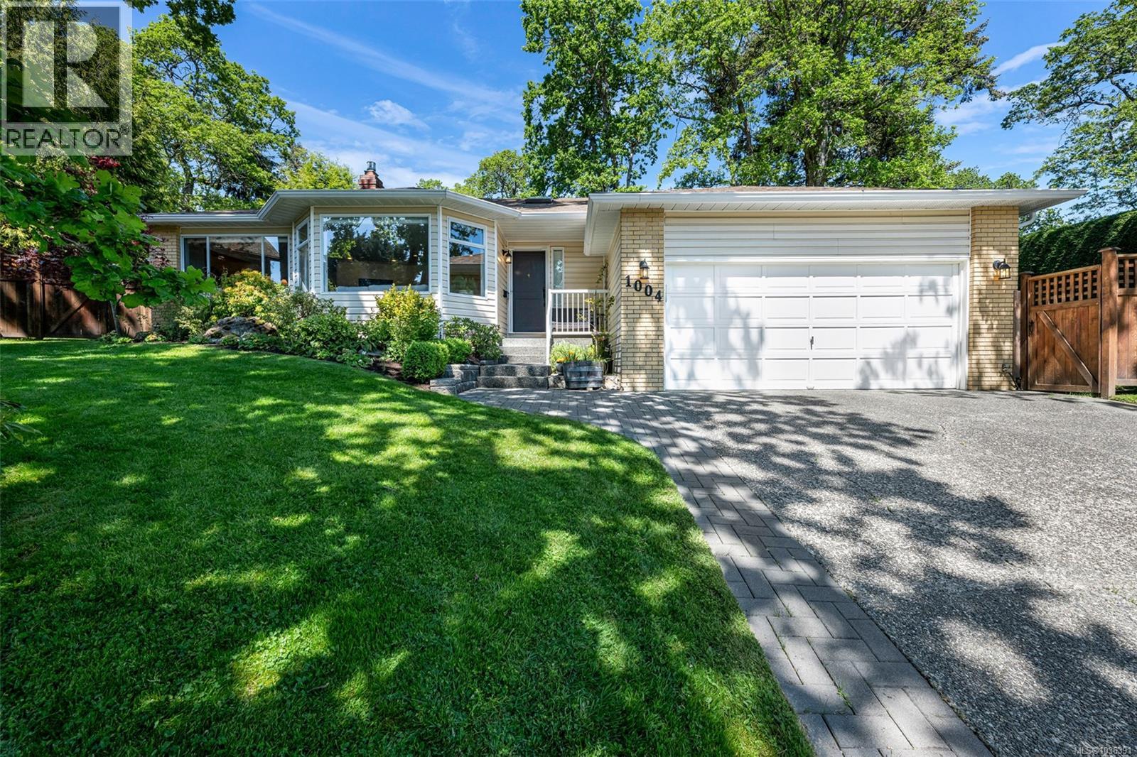 1004 Falaise Pl - 1